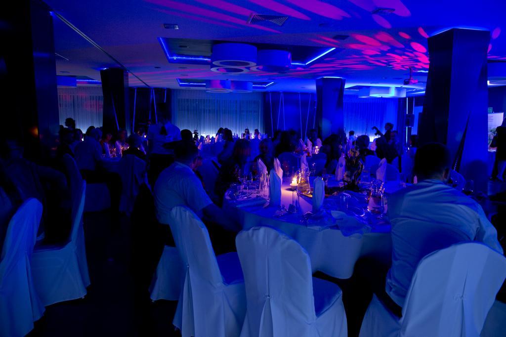 Hotel Grafit Kostomloty Pierwsze Ngoại thất bức ảnh