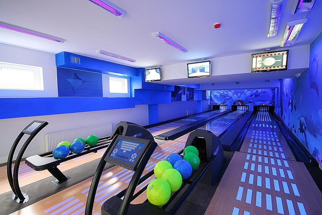 Hotel Grafit Kostomloty Pierwsze Ngoại thất bức ảnh